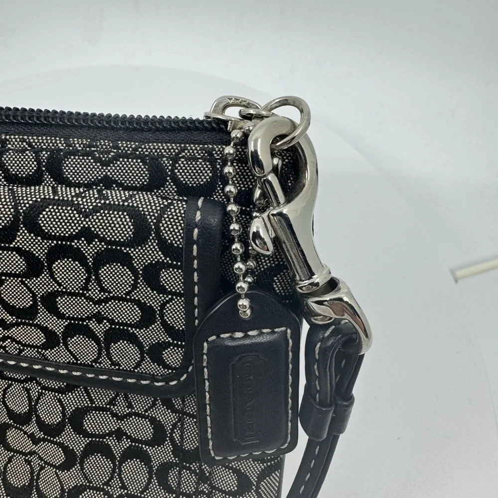 Coach Vintage Soho Black Mini Signature wristlet in EUC